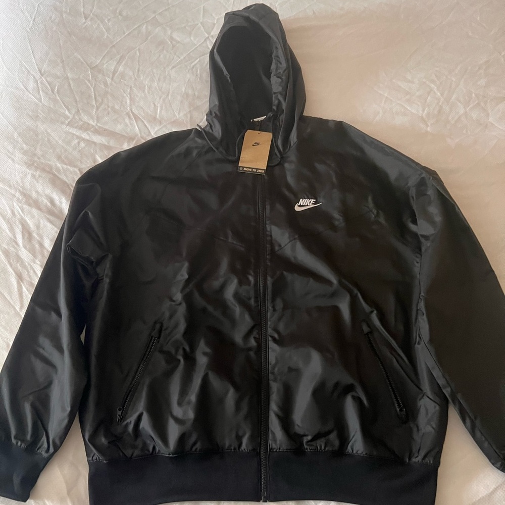 Nike Men's Black Windbreaker Jacket
